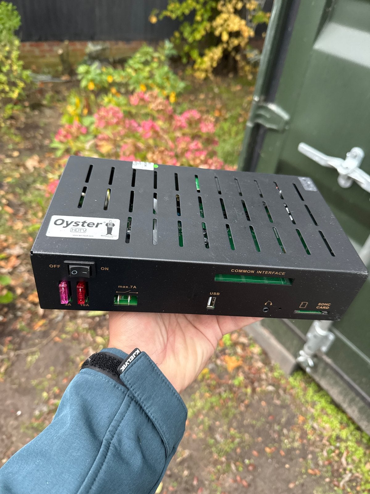 Oyster HDTV Satellietontvanger met afstandsbedieningen, Ophalen of Verzenden, Gebruikt, Decoder