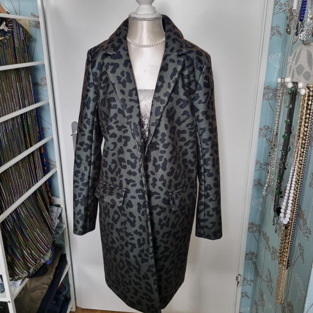 Dames jas maat M, Kleding | Dames, Jassen | Winter, Maat 38/40 (M), Ophalen of Verzenden, Zo goed als nieuw, Hema