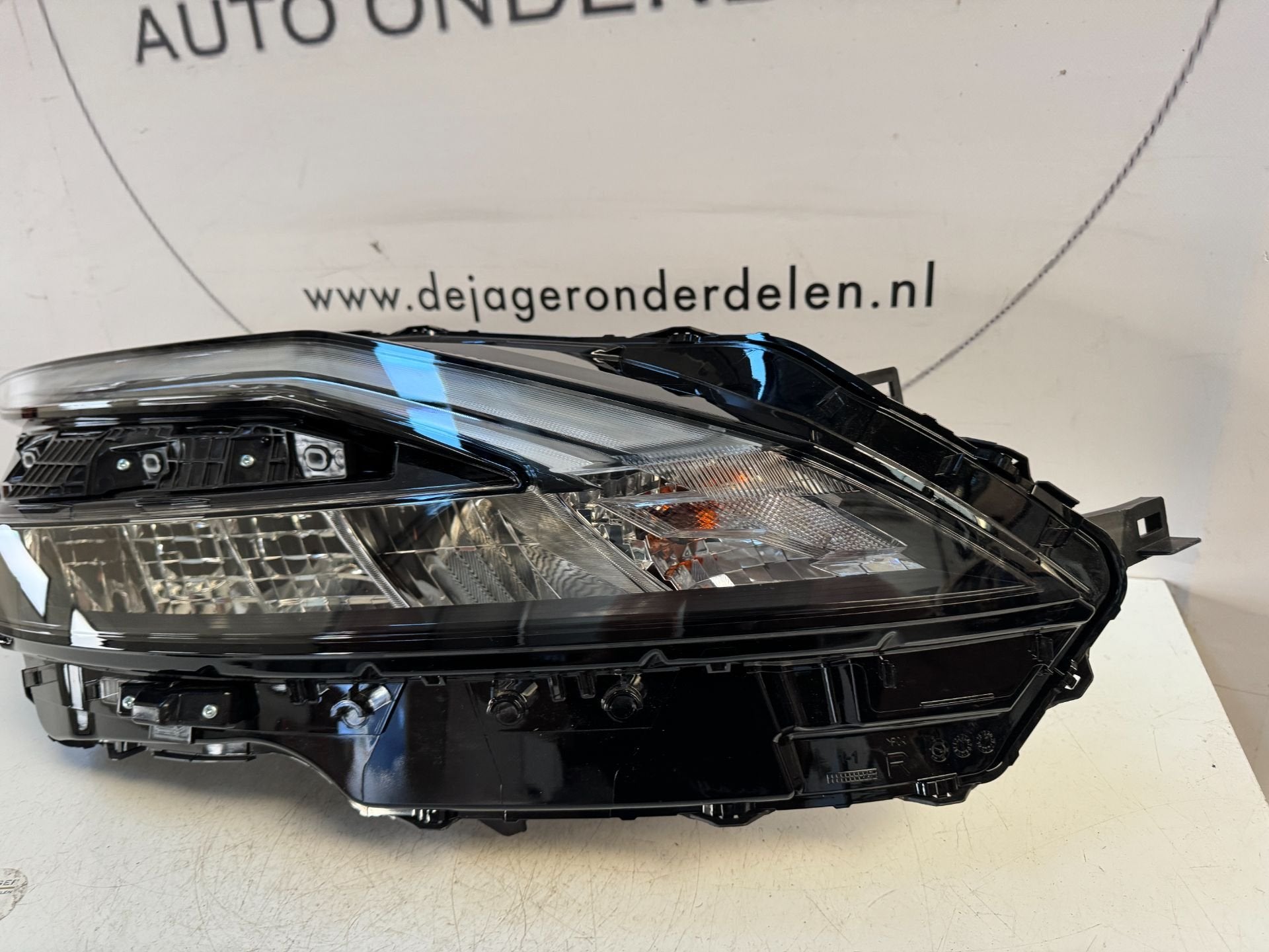NISSAN QASHQAI J12 FULL LED KOPLAMP RECHTS NIEUW 100-8D02G, Auto-onderdelen, Nissan Motor Co., Ltd., Takashima 1-chome 1-1
220-8686  Yokohama