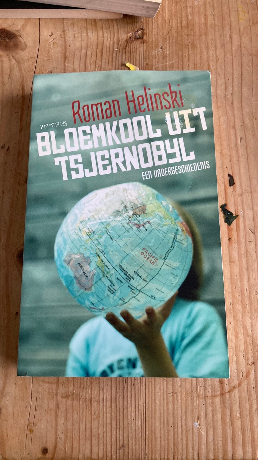 Bloemkool uit tsjernobyl - roman helinski, Ophalen of Verzenden, Zo goed als nieuw