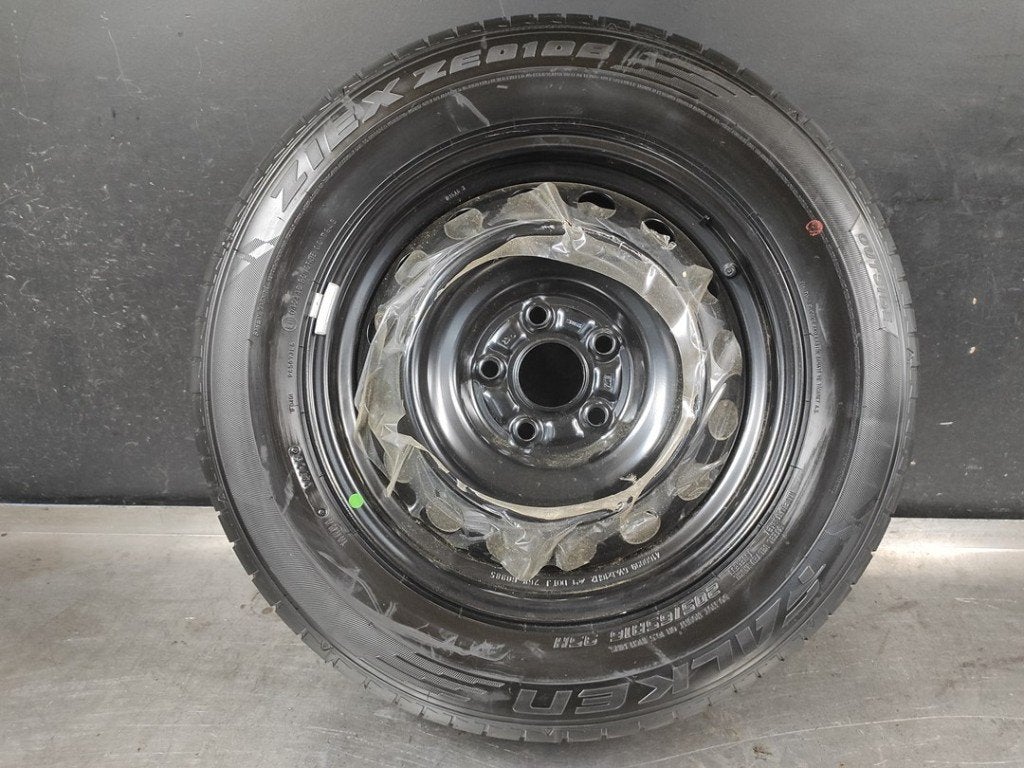 Velg + band Toyota Yaris Cross (205-65R16), 16 inch, Banden en Velgen, Nieuw, Zomerbanden