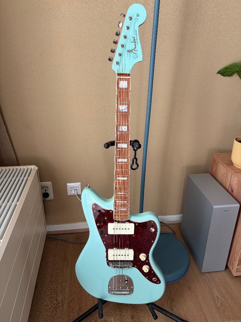 Fender Jazzmaster 60th Anniversary Daphne Blue, Ophalen, Zo goed als nieuw, Solid body, Overige merken