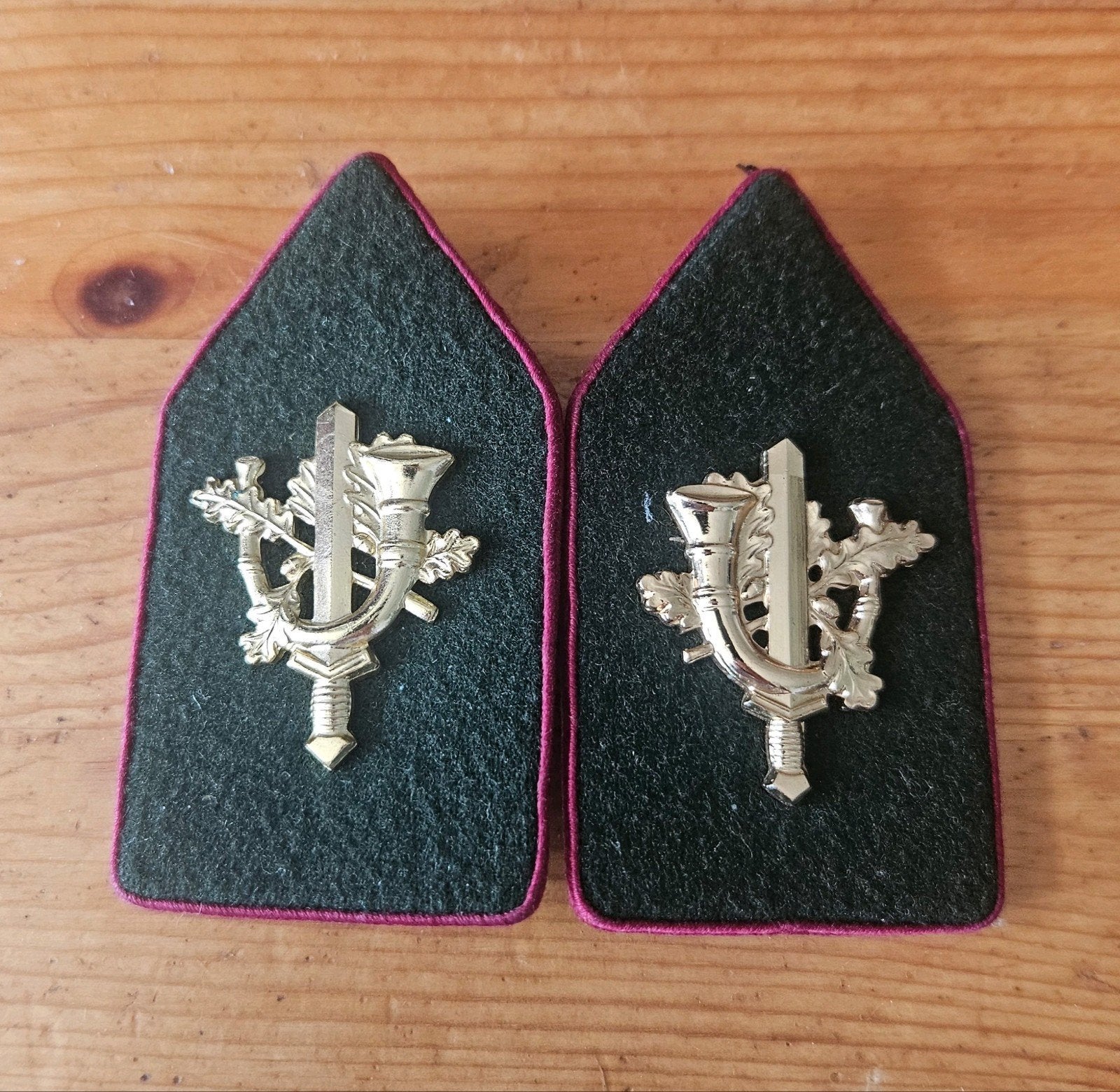 Set kraagpatten Limburgse Jagers, Verzamelen, Ophalen of Verzenden, Landmacht, Nederland, Embleem of Badge