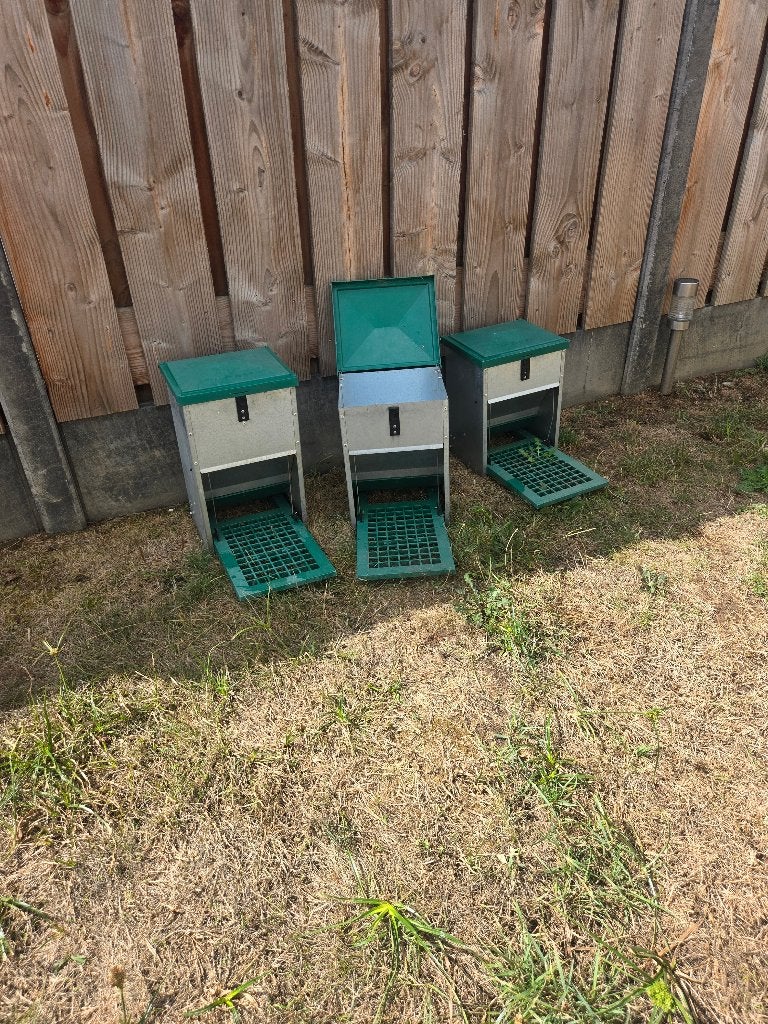 te koop voerbakken voor kippen, Ophalen of Verzenden, Gebruikt, Eten en Drinken