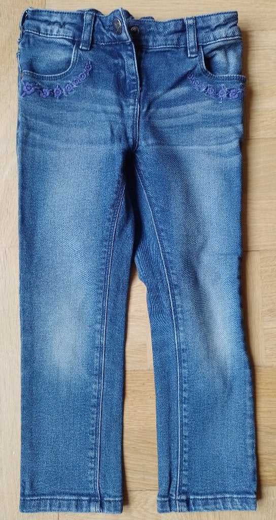 Spijkerbroek maat 122 bloemetjes rand, Broek, Gebruikt, C&A, Meisje