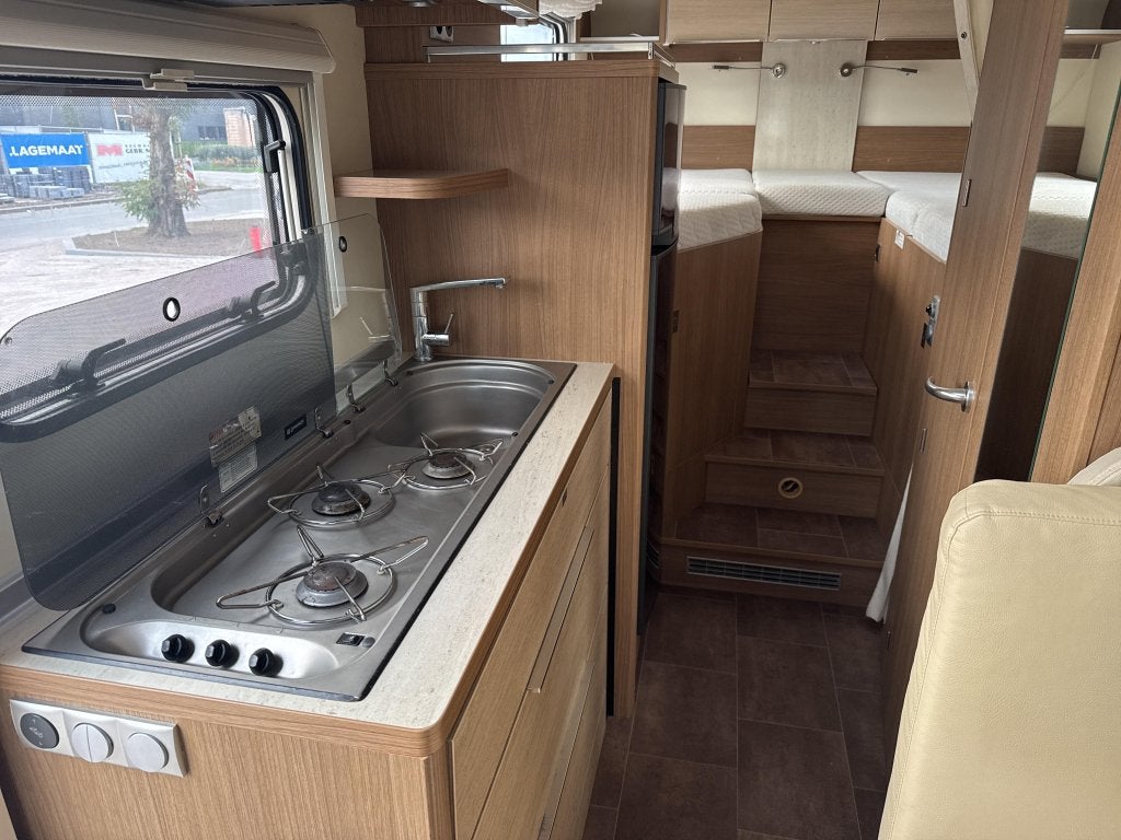 Foto 16 van Bürstner Viseo 690 I bj 2014 lengte bedden vakantie