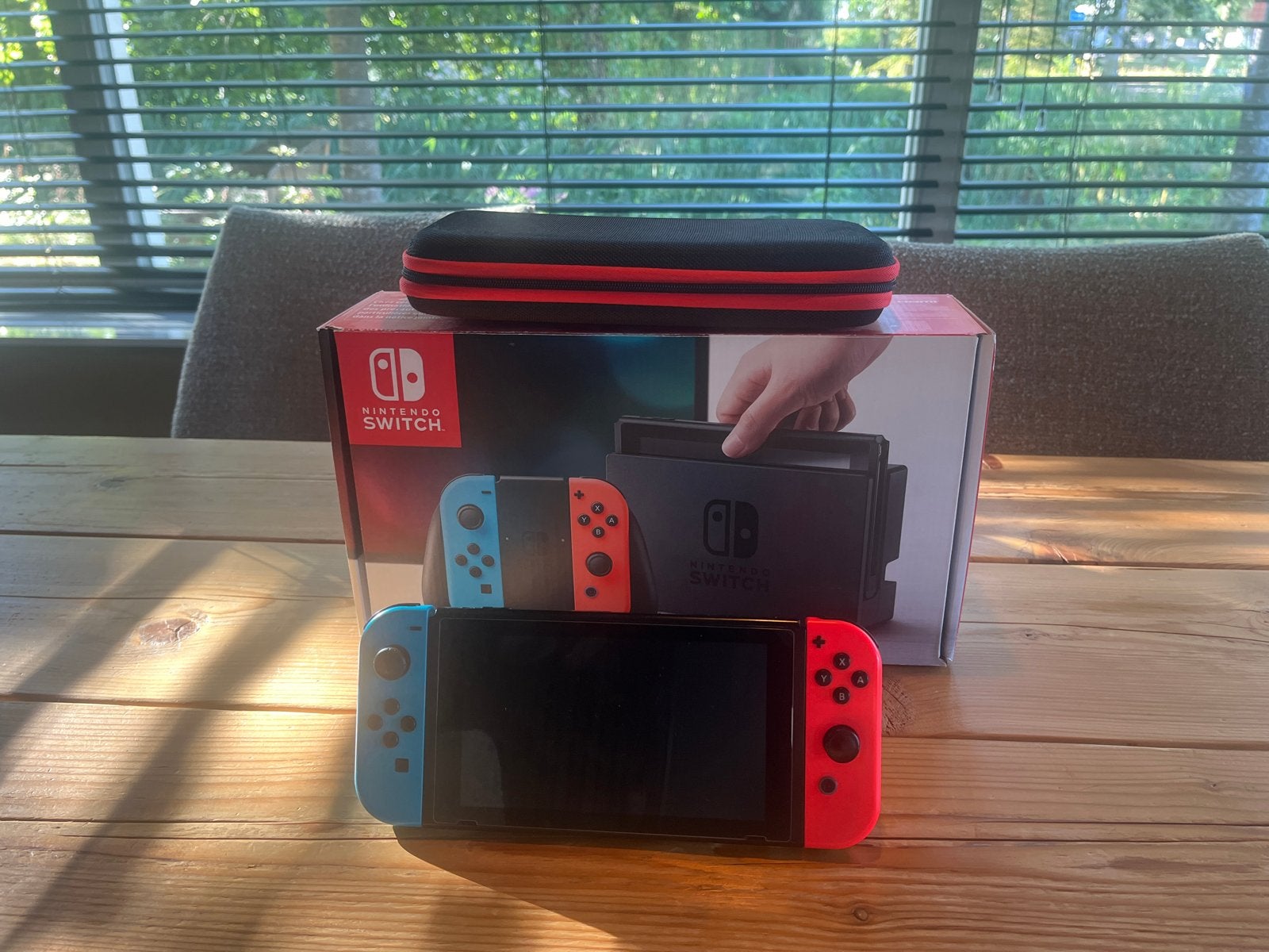 Nintendo Switch (2019 Upgrade) met 2 controllers en games, Spelcomputers en Games, Spelcomputers | Nintendo Switch, Met games