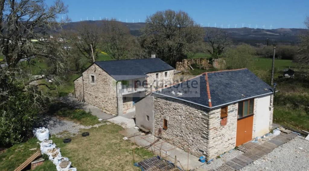 Gerestaureerde finca in rustig Galicië Spanje, Huizen en Kamers, Vrijstaande woning, 1500 m² of meer, 4 kamers, 235 m²