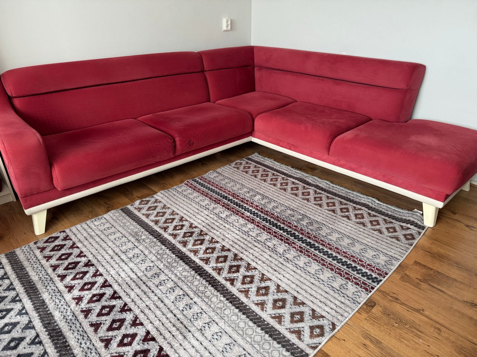 Rode Hoekbank met Slaapfunctie en Opbergruimte, 250 tot 300 cm, Gebruikt, 100 tot 125 cm, Hoekbank