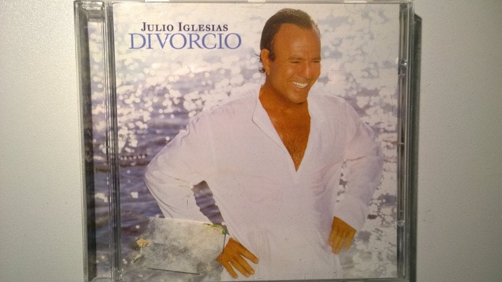 Julio Iglesias - Divorcio, Cd's en Dvd's, Cd's | Latin en Salsa, Zo goed als nieuw, Ophalen of Verzenden