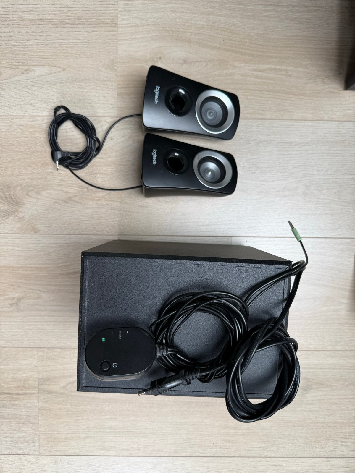 Logitech Z313 2.1 Luidsprekerset met subwoofer, Computers en Software, Pc speakers, Ophalen, Gebruikt, Audiokanaal 2.1