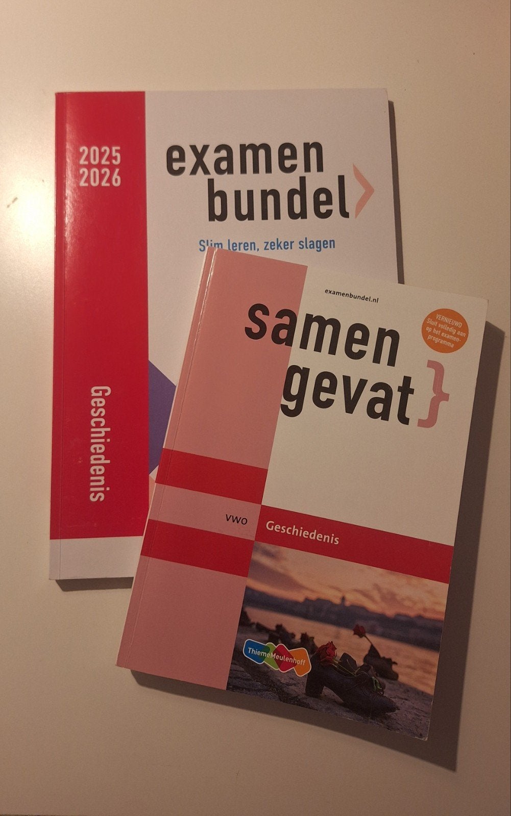 Examenbundel & Samengevat VWO Geschiedenis 2025/2026, VWO, Geschiedenis, Ophalen of Verzenden, Zo goed als nieuw