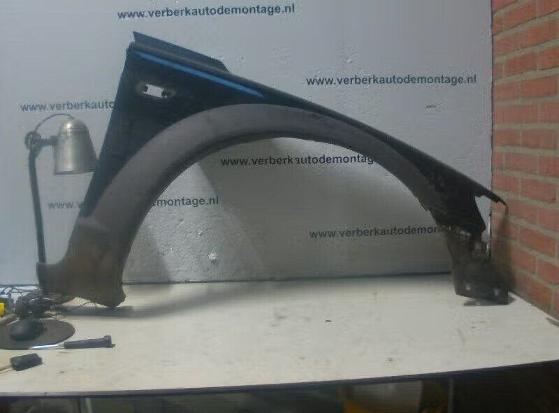 SPATBORD RECHTS VOOR Volvo XC70 (SZ) (01-2000/08-2007), Gebruikt, Info@volvocars.com, Ophalen of Verzenden, Spatbord
