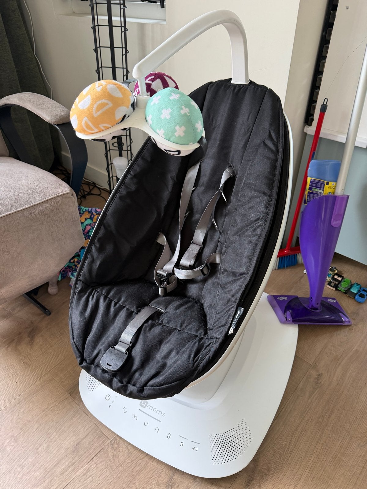 Mamaroo 5 schommelstoel met newborn inzetkussen, Ophalen, Zo goed als nieuw, Overige typen, Met geluid