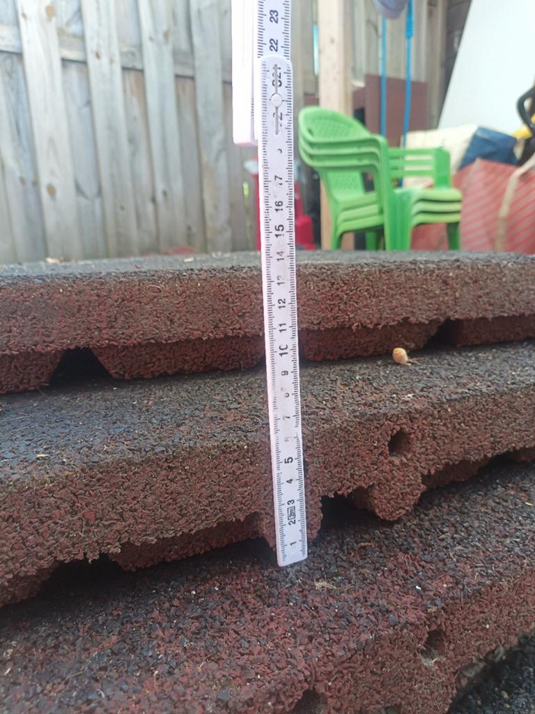 Rubbertegels gebruikt – ca. 40 stuks – €3,50 per stuk, Doe-het-zelf en Verbouw, Metselstenen, Ophalen, Gebruikt, Bakstenen