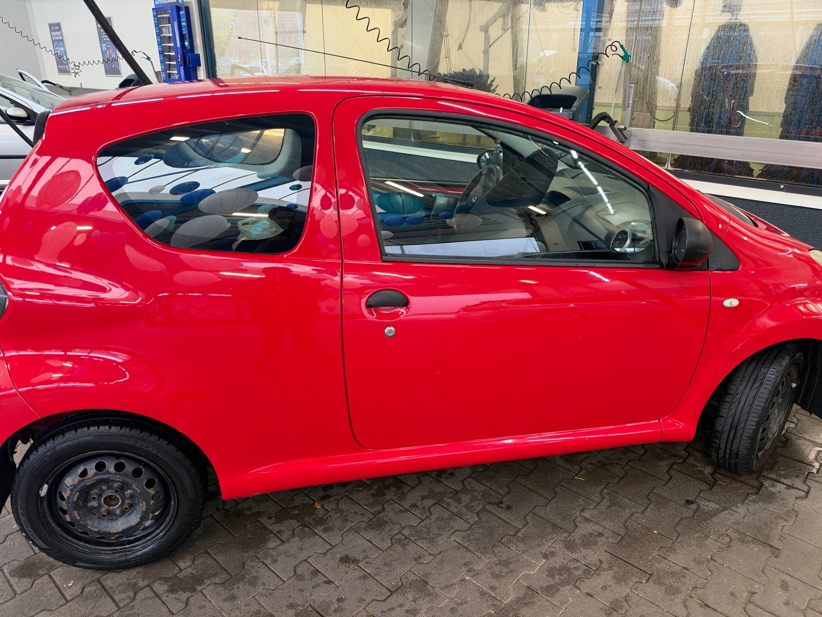 Toyota Aygo 1.0 12V Vvt-i 3DRS MMT 2009 Rood, Voorwielaandrijving, Stof, Zwart, 4 stoelen