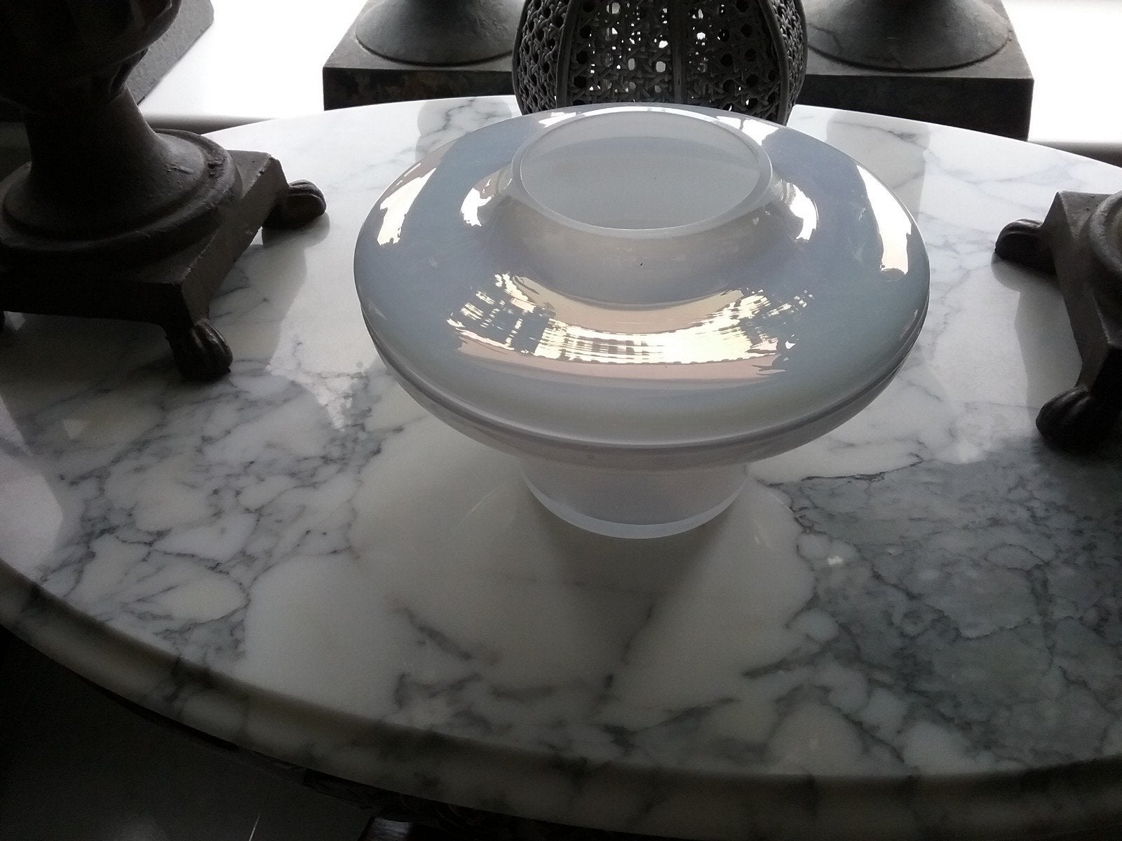 Aparte wit opaline glazen vaas of pot, Ophalen, Zo goed als nieuw, Wit, Glas
