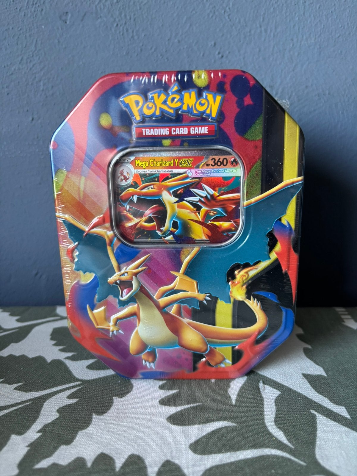 Mega Charizard Y ex Tin - Pokémon, Ophalen of Verzenden, Zo goed als nieuw