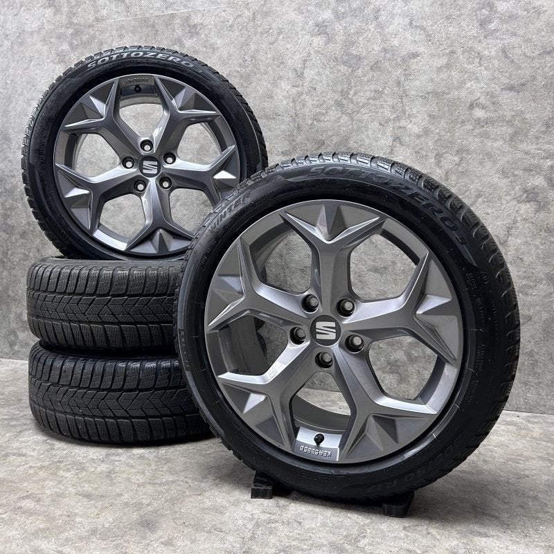 17 inch originele velgen + winterbanden Seat Leon 575071497H, Gebruikt, -, -, Banden en Velgen