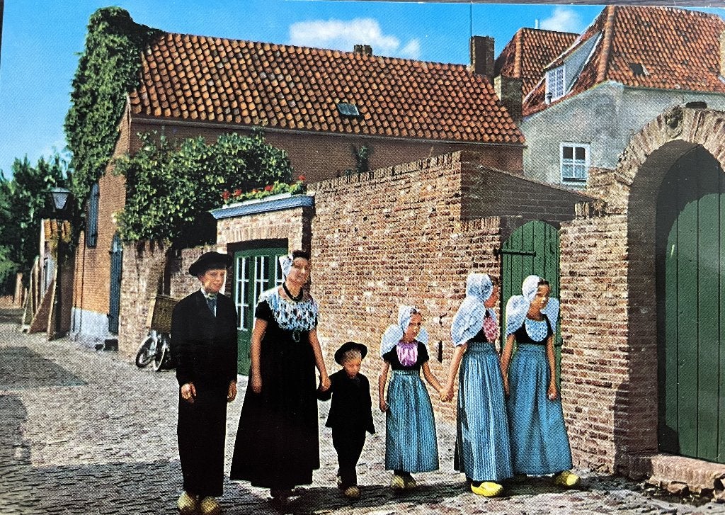 Ansichtkaart: Klederdracht Zeeland, Ophalen of Verzenden, 1960 tot 1980, Ongelopen, Zeeland