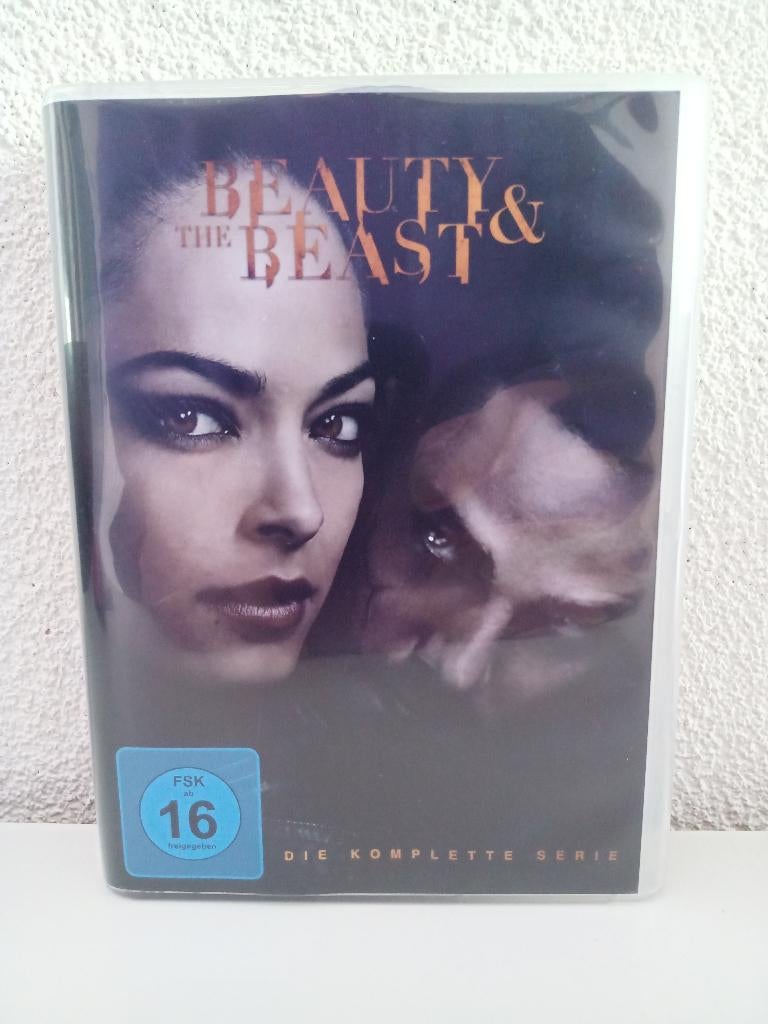 DVD BOX BEAUTY and the BEAST (2012) , Alle leeftijden, Ophalen of Verzenden, Zo goed als nieuw, Overige genres