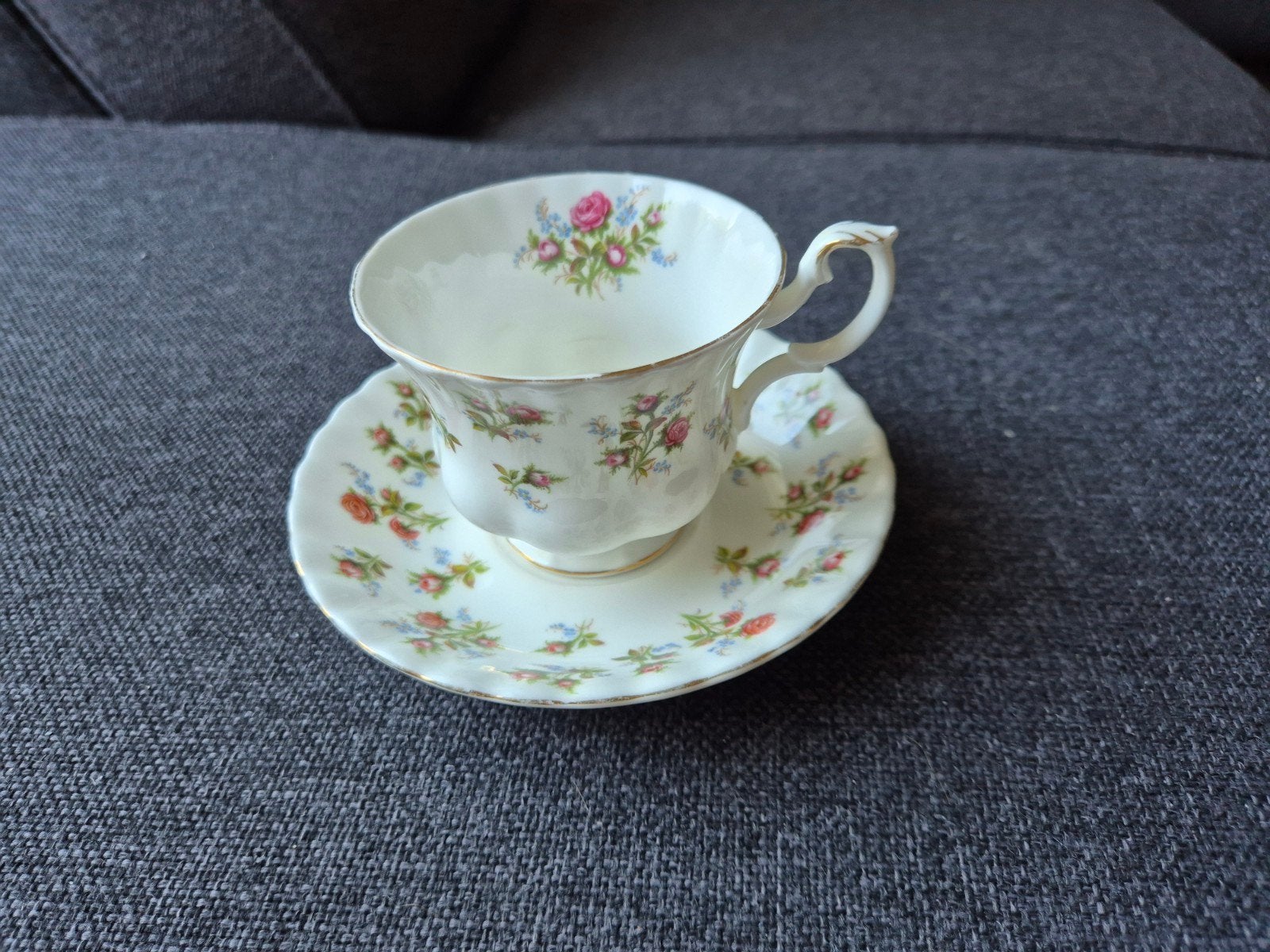 Royal Albert Winsome Kop en Schotel - Vintage Bone China, Ophalen of Verzenden