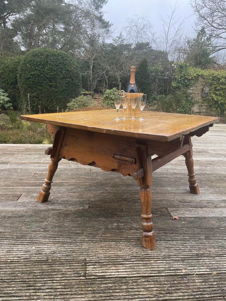 Antieke Oostenrijkse Tafel - Ca. 300 Jaar Oud, Ophalen