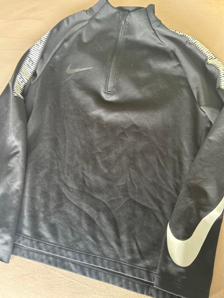 Nike Dri-FIT Trainingstrui Zwart Maat M (10-12 jaar), Ophalen of Verzenden, Zo goed als nieuw, Jongen of Meisje, Trui of Vest