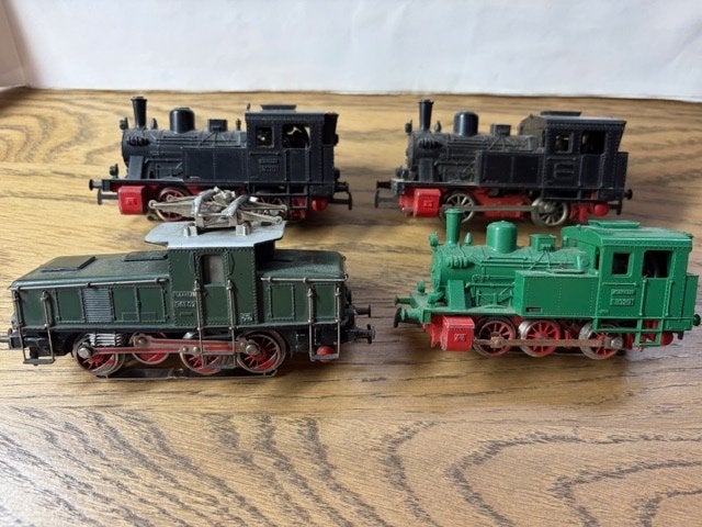 Marklin 3001 groen en 3029 zwart en groen Loop / sloop, Hobby en Vrije tijd, Wisselstroom, Gebruikt, Locomotief, Verzenden