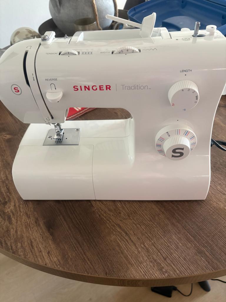 Z.g.a.n. Singer naaimachine, Ophalen, Zo goed als nieuw, Naaimachine, Singer