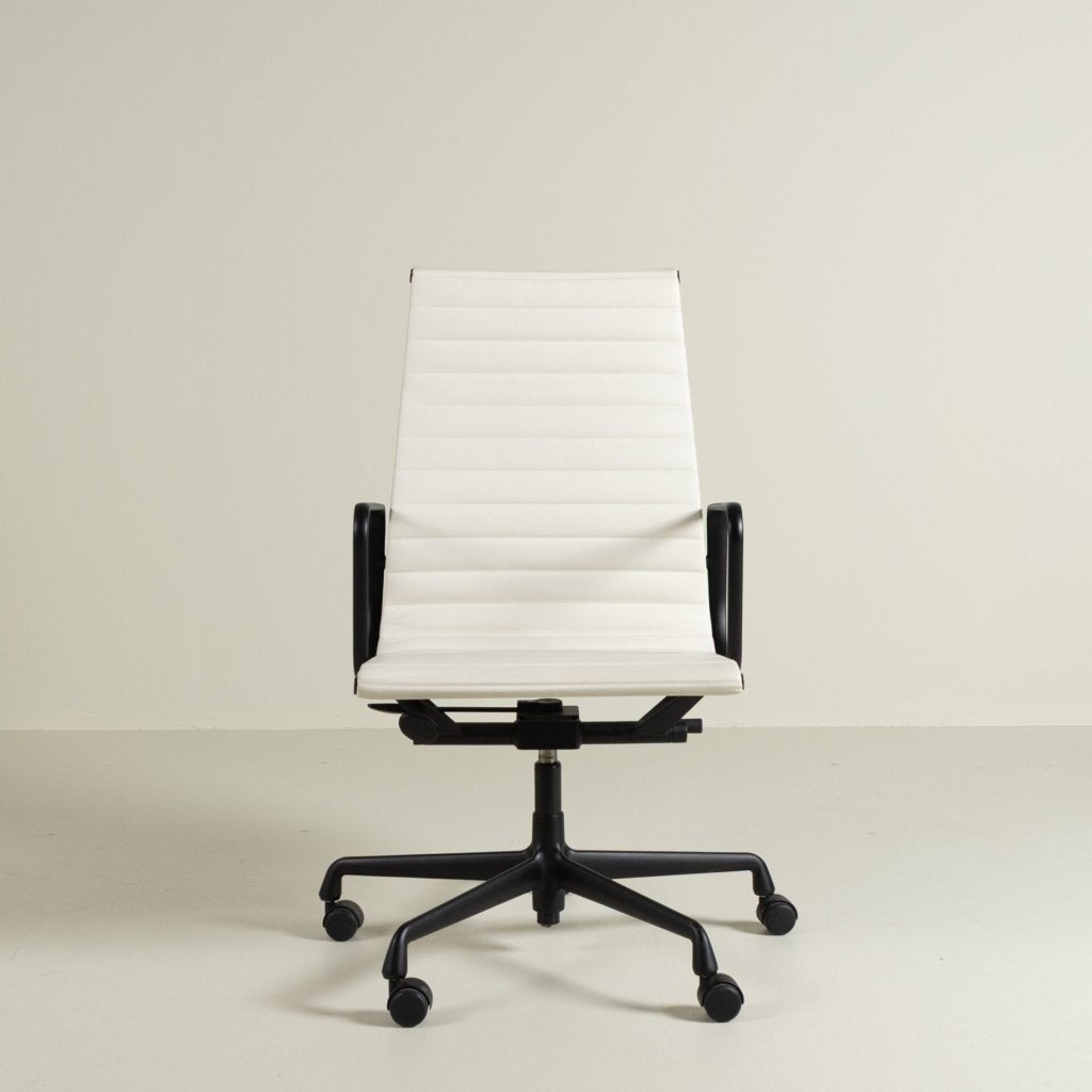 Vitra EA 119 Bureaustoel Wit Leer - Zwart, Vitra, Zo goed als nieuw, Niet ingevuld, Niet ingevuld