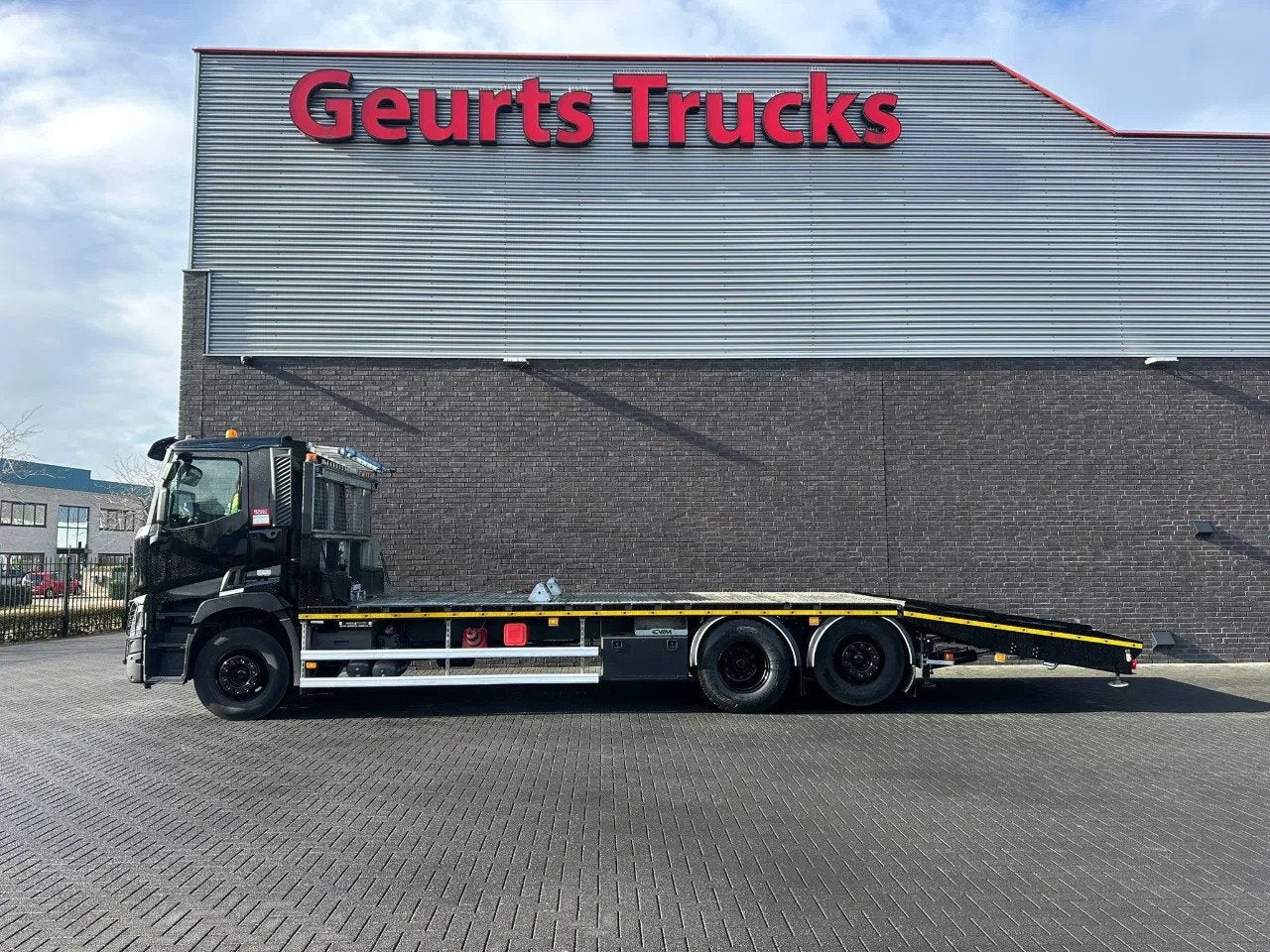Renault C 440 6X2 OPRIJWAGEN/MACHINE TRANSPORTER/PLATEAU/, Automaat, Euro 6, Renault, Zwart