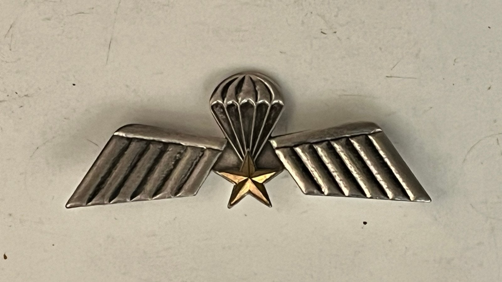KCT COMMANDO 104- WRNVERKCIE METALEN PARAWING, Ophalen of Verzenden, Gebruikt, Overige onderwerpen, Speldje of Pin