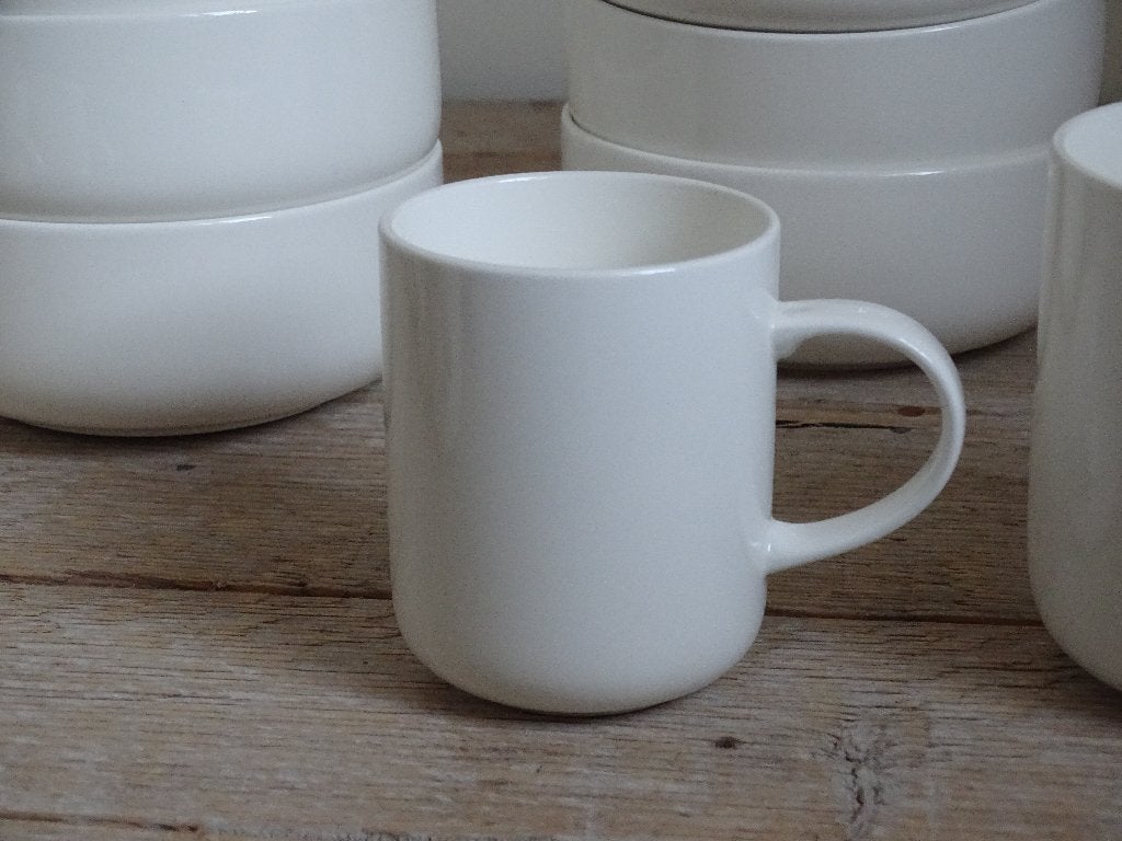 1x Mok, WALRA, wit, zo goed als nieuw, Overige merken, Zo goed als nieuw, Modern, Aardewerk