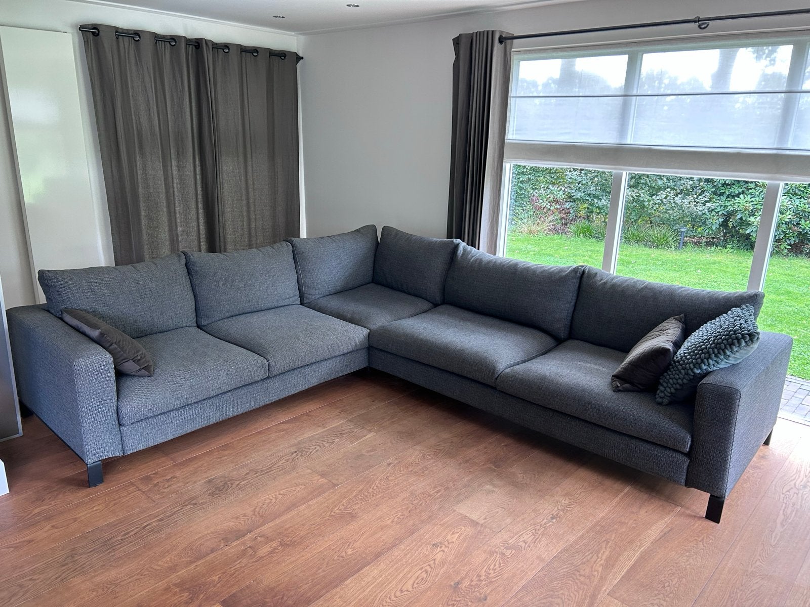 Grote Hoekbank - Grijs - Comfortabel en Ruim, Huis en Inrichting, Ophalen, Gebruikt, Hoekbank, 300 cm of meer