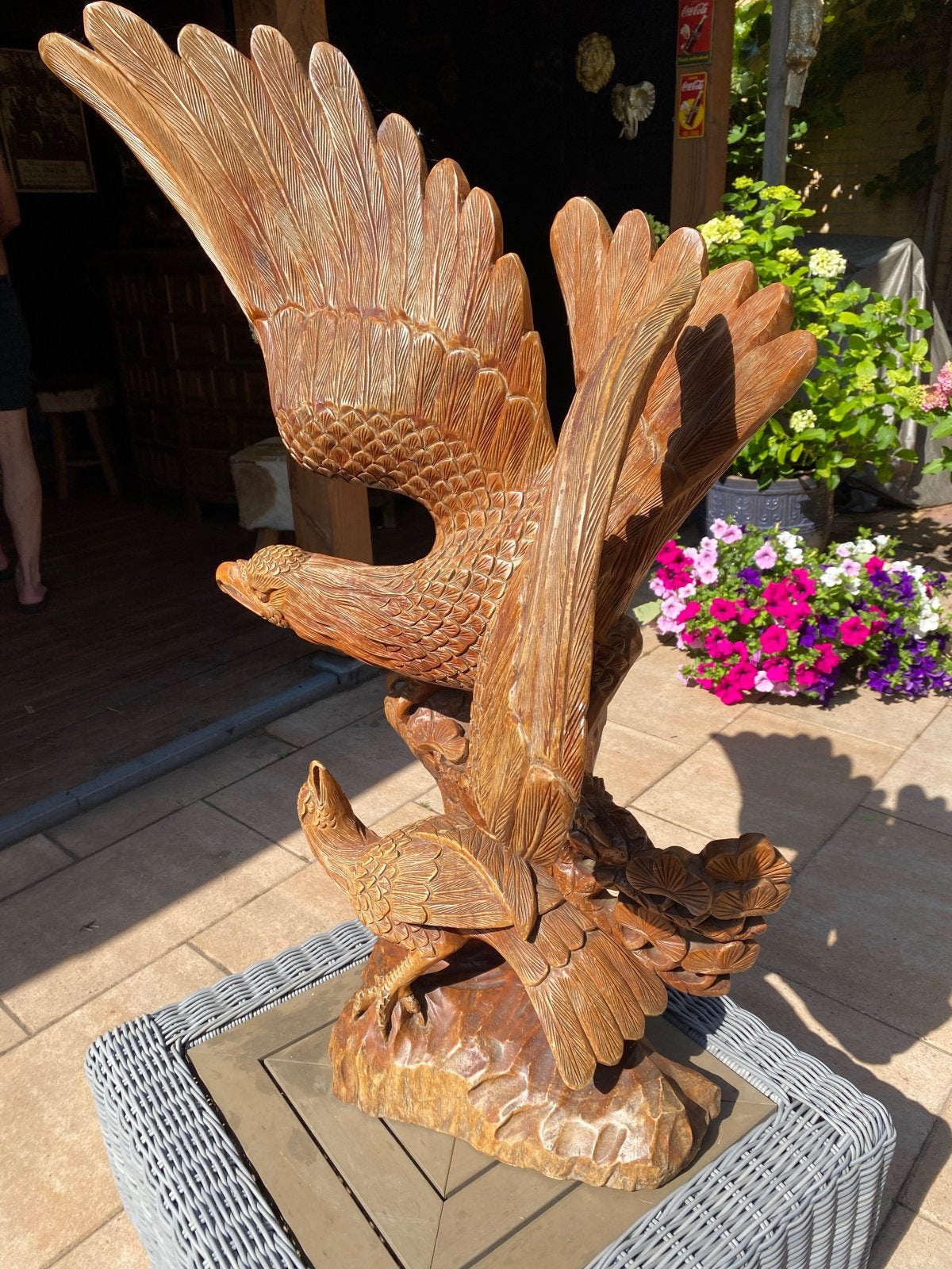 Groot houten beeld van adelaars, Antiek en Kunst, Kunst | Beelden en Houtsnijwerken, Ophalen, 50 - 100 cm, Beeld, Hout