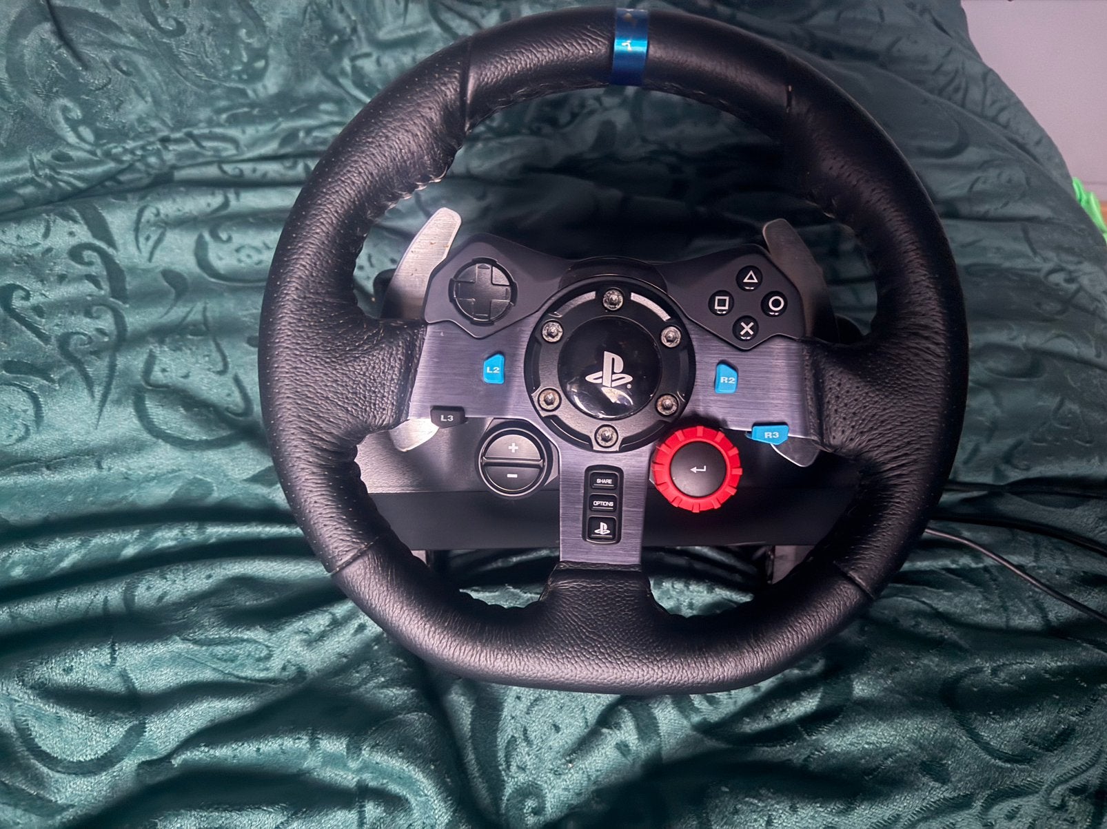 Logitech G29 Driving Force Racing Wheel + Pedalen, Spelcomputers en Games, Ophalen of Verzenden, Zo goed als nieuw, Stuur of Pedalen