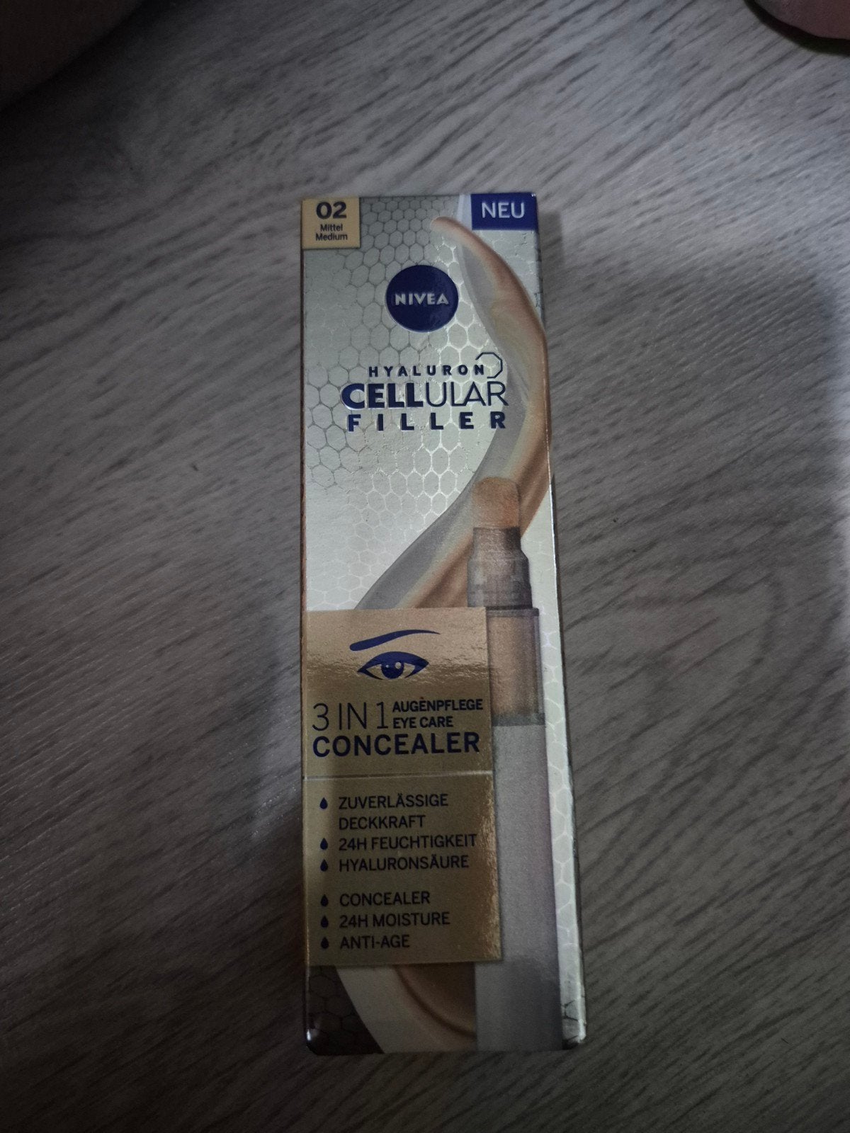 Nivea Hyaluron Cellular Filler, Ophalen of Verzenden, Nieuw, Beige, Gehele gezicht