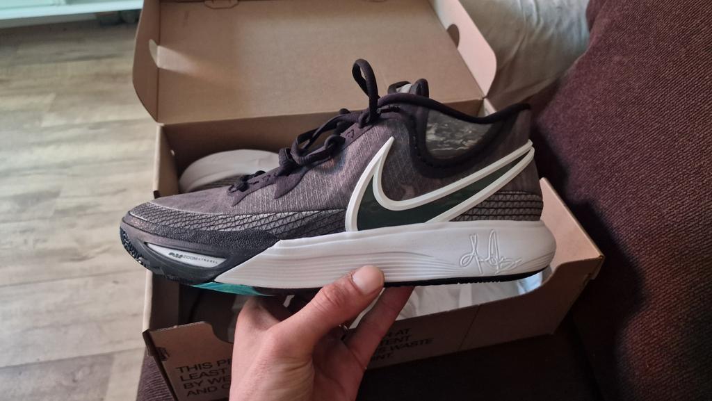 Nike kyrie Irving Sportschoenen Ongedragen, Nike, Nieuw, Ophalen of Verzenden, Sportschoenen