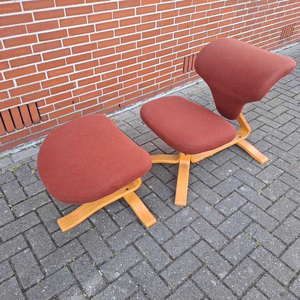 Vintage design STOKKE (Varier) fauteuil stoel met hocker, Huis en Inrichting, Ophalen, Gebruikt, Stof, Vintage design Mid Century jaren 60 70 80 stokke