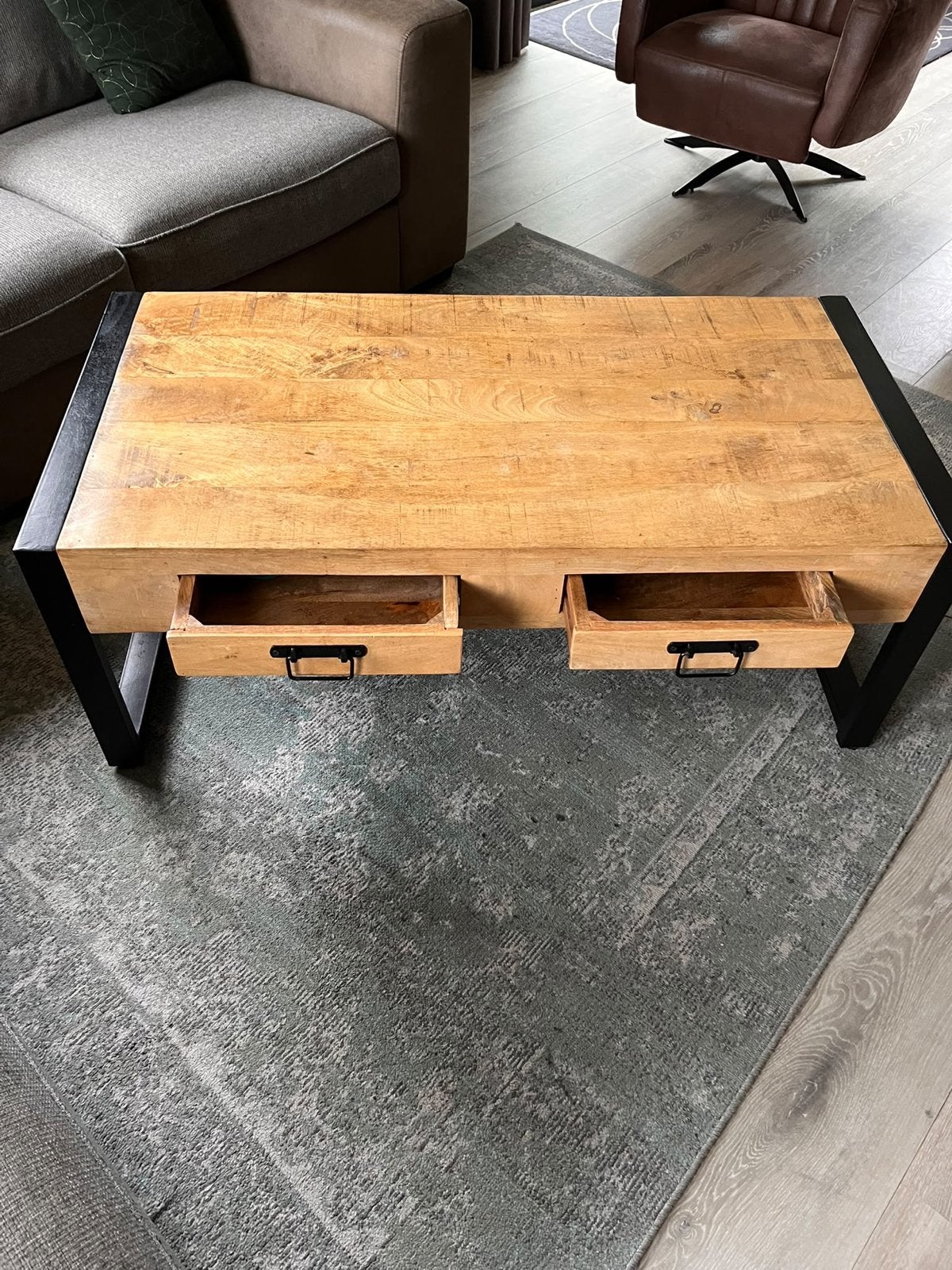 Prachtige Salontafel mangohout met lades, Huis en Inrichting, Ophalen, 100 tot 150 cm, 50 tot 100 cm, Zo goed als nieuw
