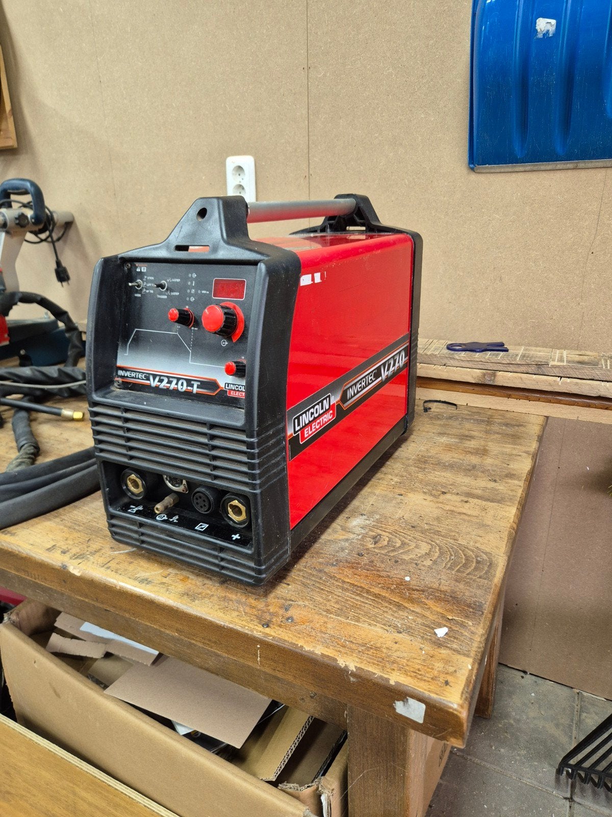 Lincoln invertec V270T DC, Doe-het-zelf en Verbouw, Gereedschap | Lasapparaten, Ophalen, Zo goed als nieuw, 250 ampère of meer