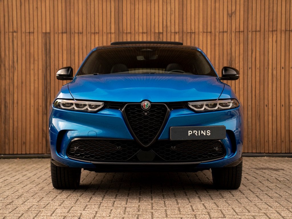 Alfa Romeo Tonale 1.3T PHEV 280pk Veloce | Full option | Pan, Auto's, Alfa Romeo, Automaat, 77 km/l, Gebruikt, Zwart
