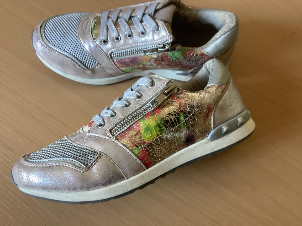 DSTRCT FOOTWEAR dames schoenen maat 35, Ophalen of Verzenden, Zo goed als nieuw, Zwart, Sneakers of Gympen