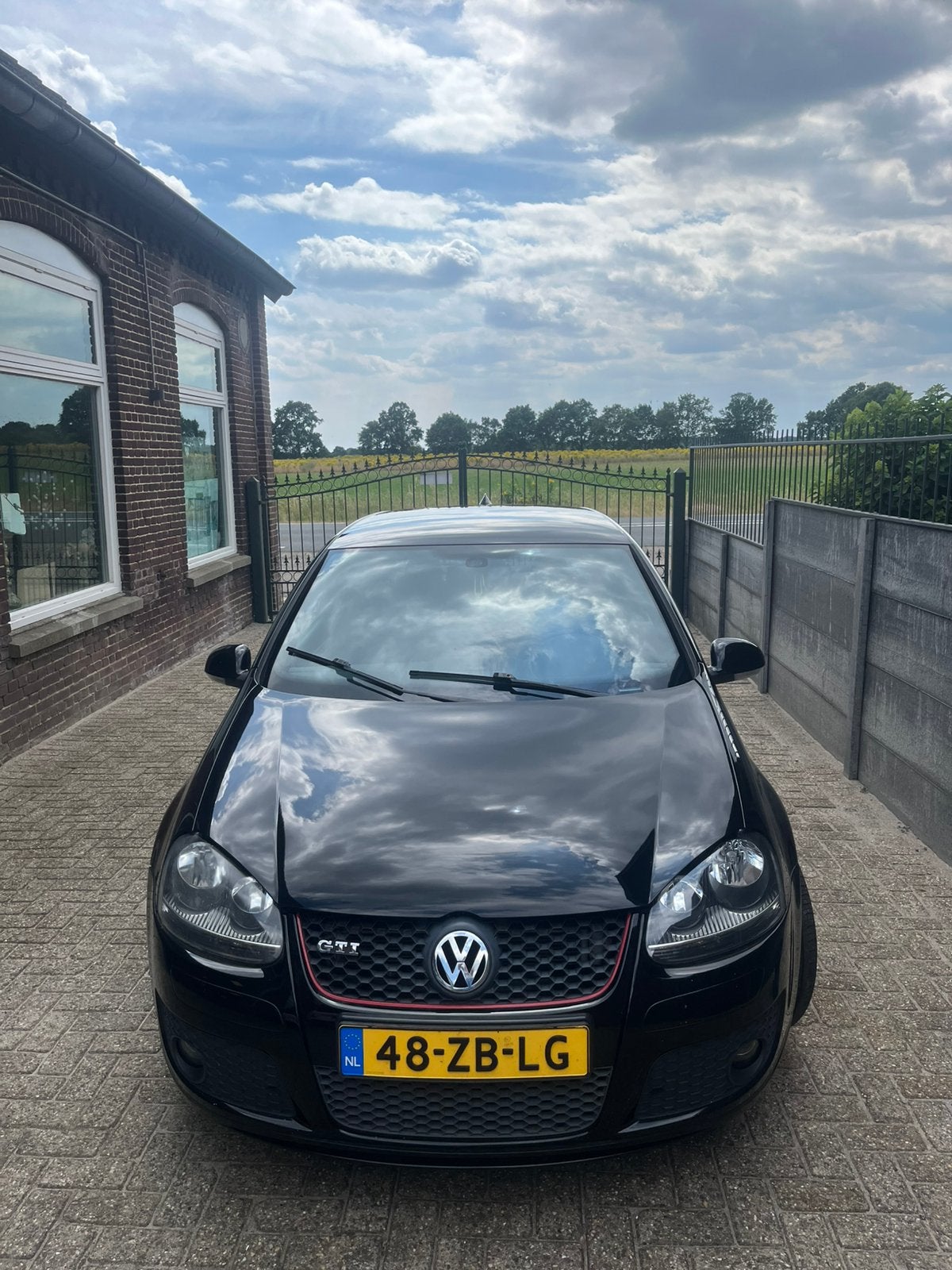 Golf 2.0 GTI 320pk2008 Zwart nieuwe Apk nu, 4 cilinders, Zwart, Origineel Nederlands, Handgeschakeld