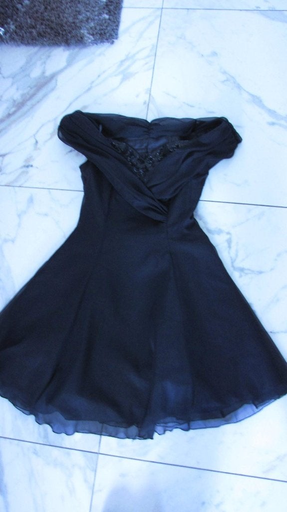 38 zwarte COCKTAIL jurk met bling halslijn, Kleding | Dames, Maat 38/40 (M), Zwart, Ophalen of Verzenden, Zo goed als nieuw