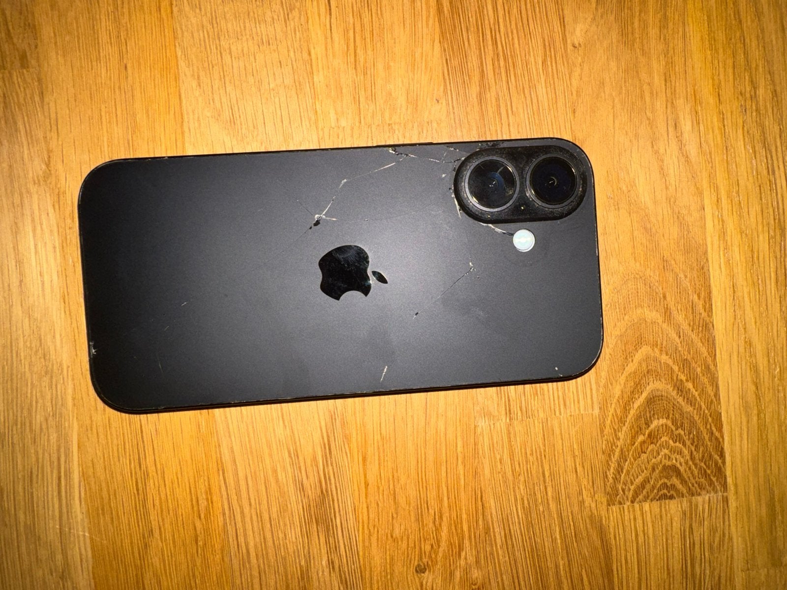 Foto 5 van Iphone 16 zwart