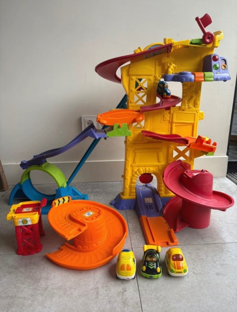 Toet toet auto stuntpark, Kinderen en Baby's, Speelgoed | Vtech, Ophalen of Verzenden, Zo goed als nieuw, 2 tot 4 jaar