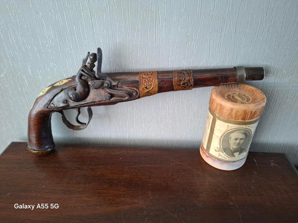 Antiek vuursteenpistool met inlegwerk, Antiek en Kunst, Antiek | Overige Antiek, Ophalen of Verzenden