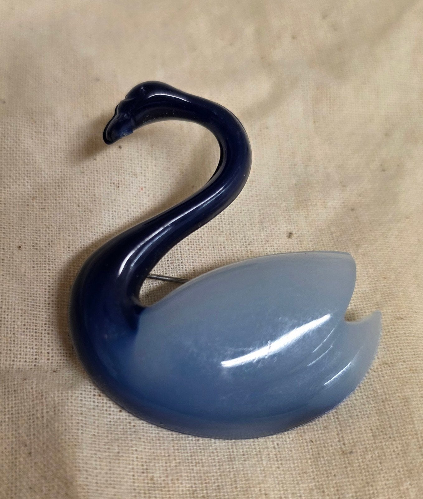 mooie blauwe  Vintage   broche ZWAAN, Overige materialen, 4 tot 7 cm, Blauw, Ophalen of Verzenden